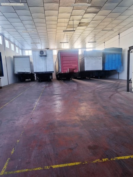 Bâtiment Industriel en Location à  Lucena, Córdoba 1.000 € / Mois