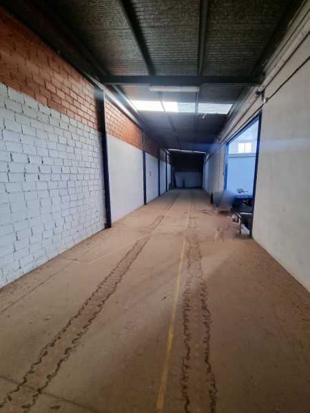 Bâtiment Industriel en Location à  Lucena, Córdoba 1.000 € / Mois