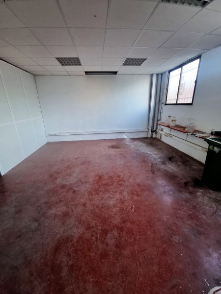Bâtiment Industriel en Location à  Lucena, Córdoba 1.000 € / Mois