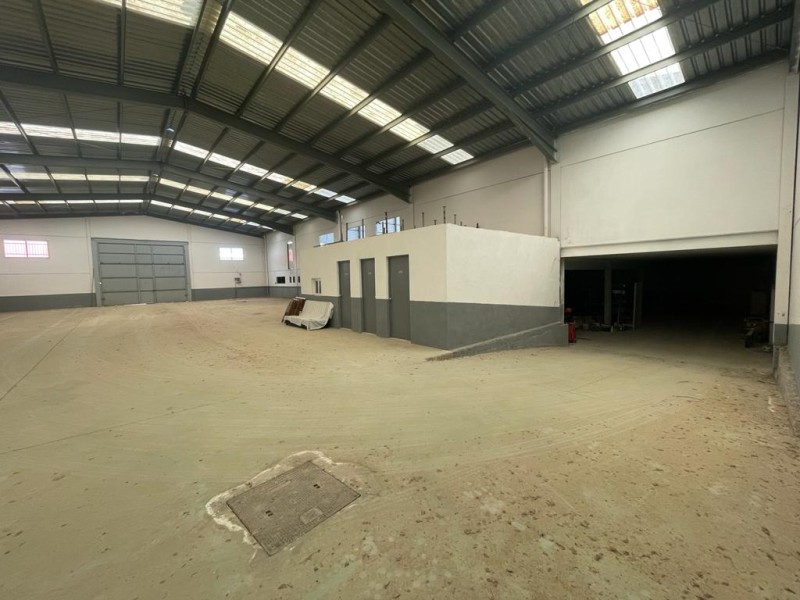 Nave en Alquiler en Principe Felipe Lucena, Córdoba 2.000 € / Mes