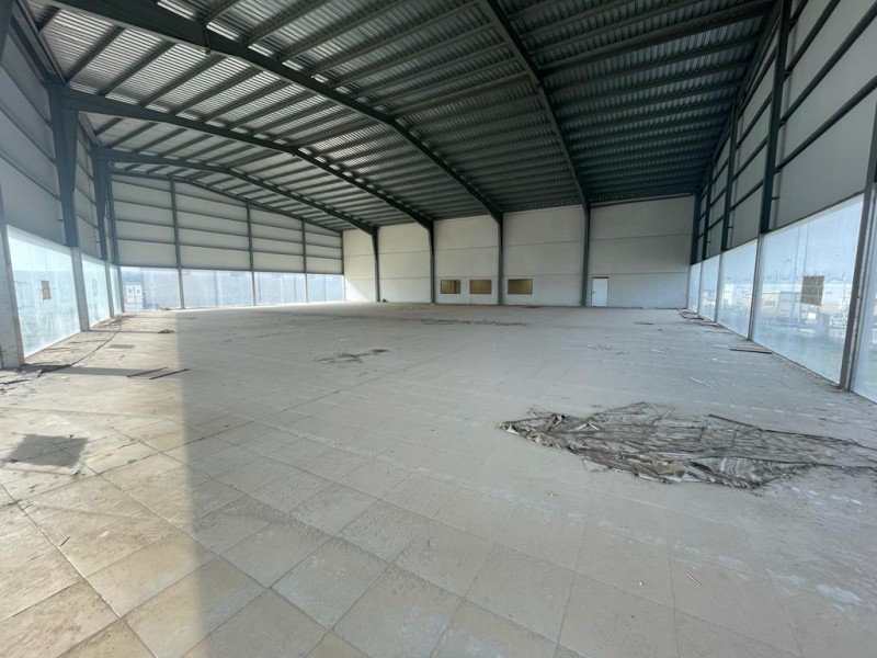Nave en Alquiler en Principe felipe Lucena, Córdoba 2.000 € / Mes