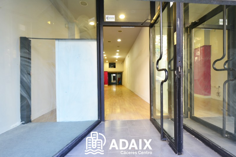 Local en Alquiler en Virgen de la montaÑa Cáceres, Cáceres 990 € / Mes