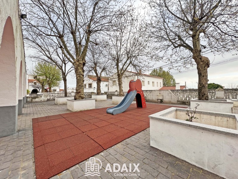 Flat in Sale in Rincon de ballesteros Cáceres, Cáceres 45.000 €