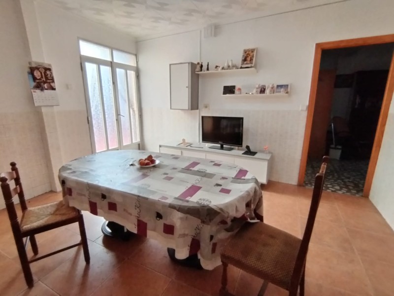 Casa en Venta en L'alcúdia de Crespíns, Valencia 115.000 €