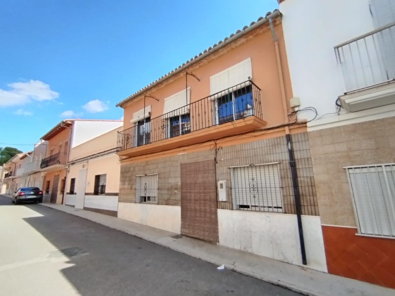 Casa en Venta en L'alcúdia de Crespíns, Valencia 115.000 €