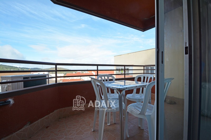 Piso en Alquiler en Plaza italia Cáceres, Cáceres 900 € / Mes