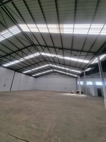 Industrial Building in Rent-To-Own in  Lucena, Córdoba 2.000 € / Month