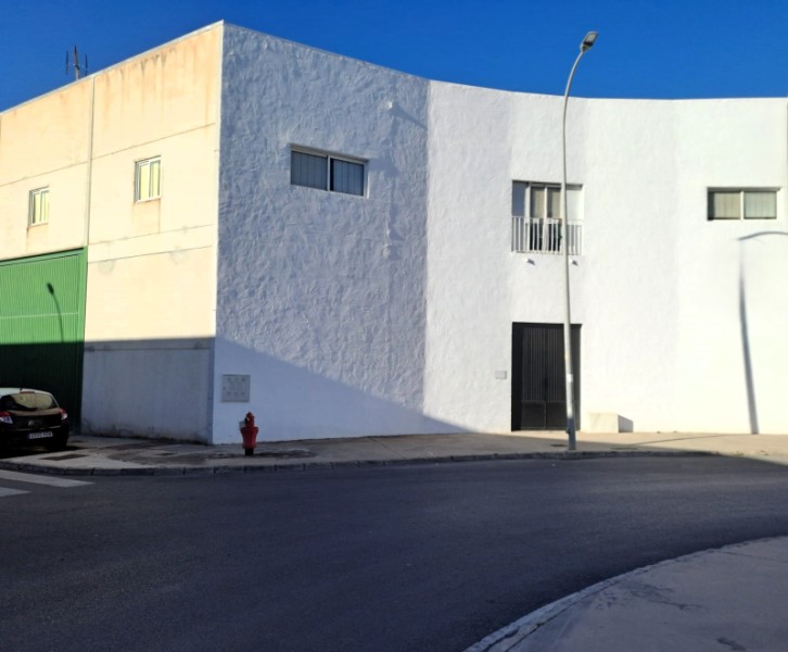 Bâtiment Industriel en Location à  Lucena, Córdoba 1.200 € / Mois