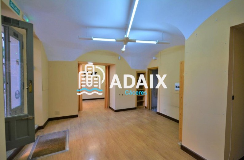 Local en Alquiler en Centro Cáceres, Cáceres 690 € / Mes