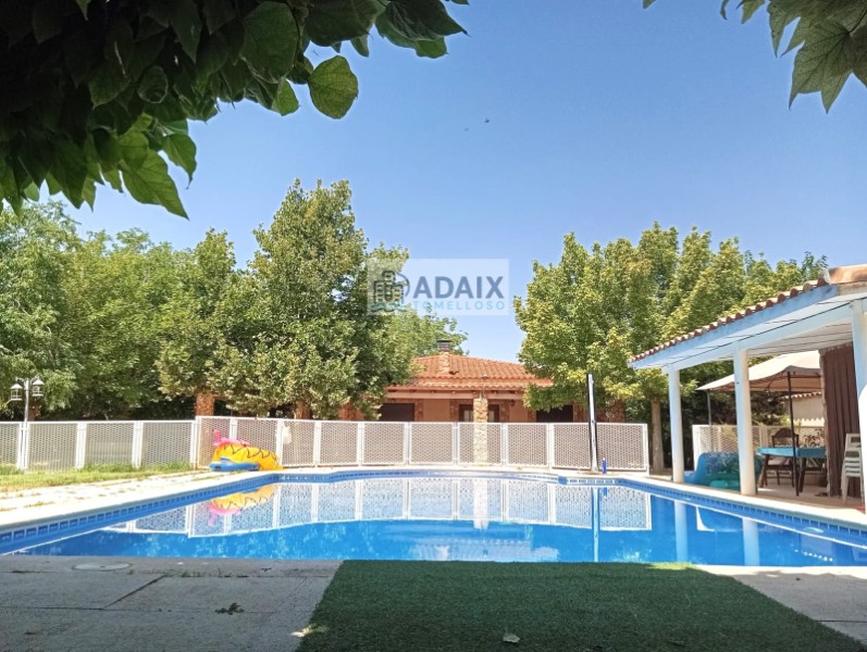 Casa Rural en Venta en  Tomelloso, Ciudad Real 210.000 €