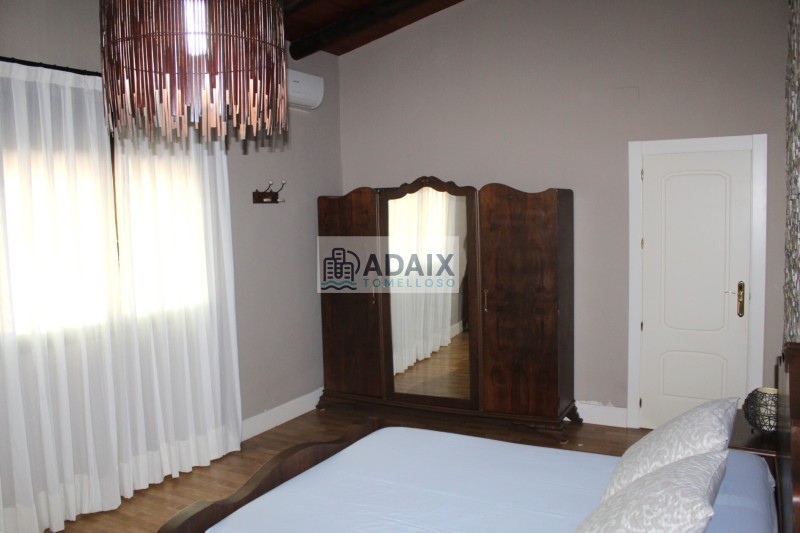 Casa Rural en Venta en  Tomelloso, Ciudad Real 210.000 €