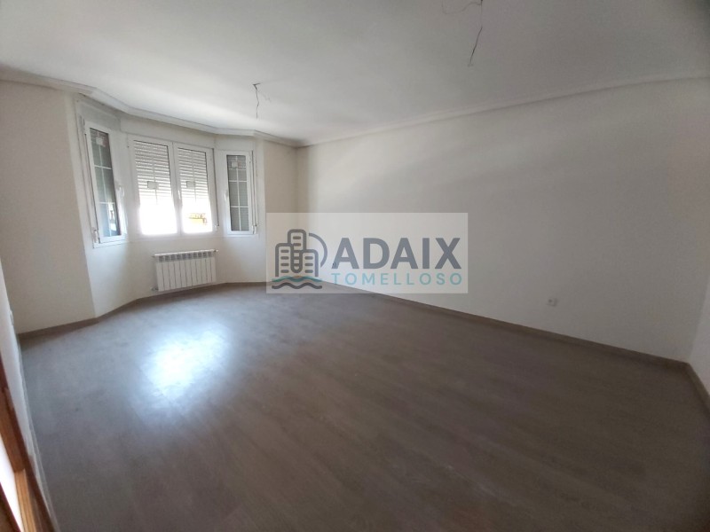 Adosado en Venta en Tomelloso, Ciudad Real 155.000 €