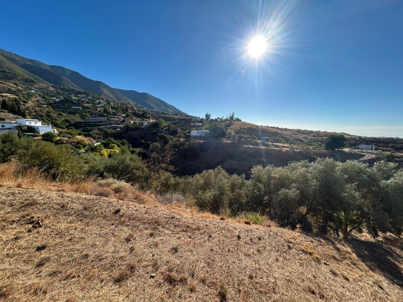 Сельская недвижимость в Продажа в Valtocado, Málaga 260.000 €