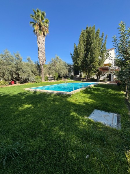 Сельский дом в Продажа в Lucena, Córdoba 220.000 €