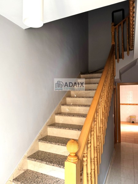 Таунхаус в Продажа в Tomelloso, Ciudad Real 160.000 €
