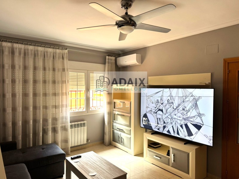 Таунхаус в Продажа в Tomelloso, Ciudad Real 160.000 €