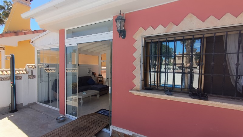 Casa en venta en Guardamar del Segura zona El Raso  RES. VILLAS MARIA III